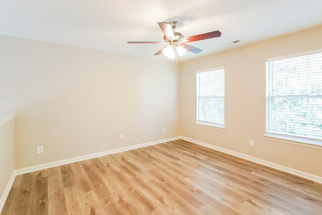 Building Photo - 104 Sumner Meadows Ct