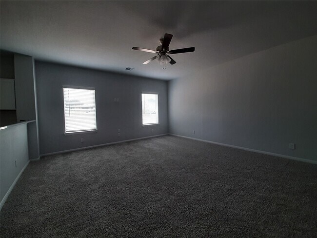 Building Photo - 5855 Strawflower Ln