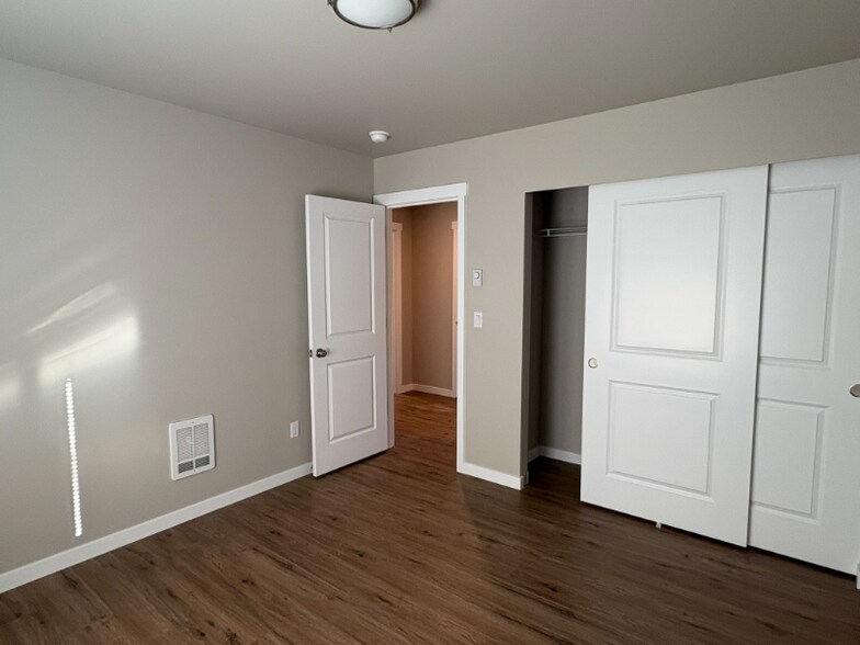 Building Photo - 3028 Pine Rd NE