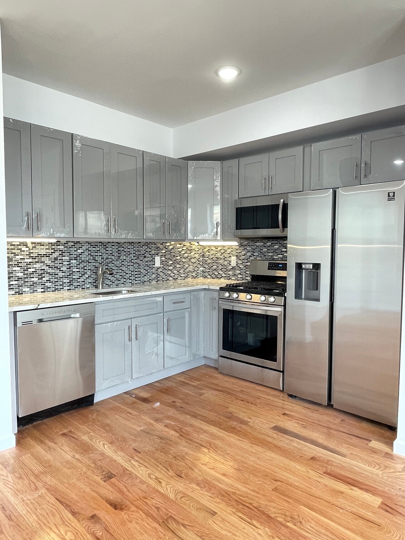 Building Photo - 439 Avenue C