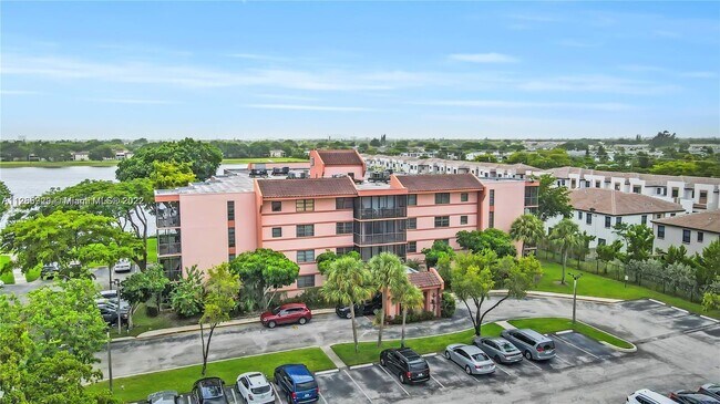 Building Photo - 20840 San Simeon Way