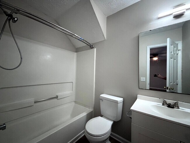 Building Photo - 2508 Lull Water Dr