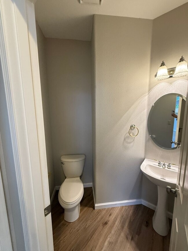 Building Photo - Felida Area - 3 bedroom, 2.5 bath