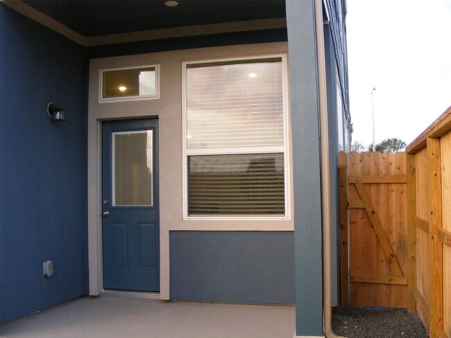 Building Photo - Park Hill Court, Stafford, TX 77477 - 3 BR 2.5 BA single-family home