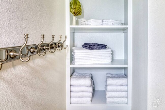 Building Photo - 2250 Proctor Rd