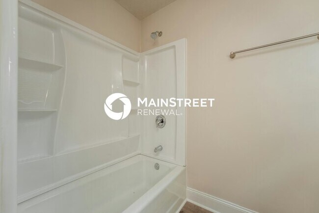 Building Photo - 4 Bedroom Pet-Friendly Home in STONE MOUNTAIN, GA with Main Street Renewal