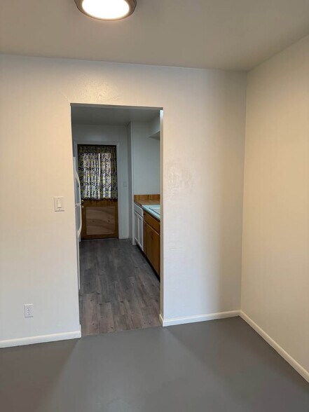 Building Photo - 2024 S Mill Ave