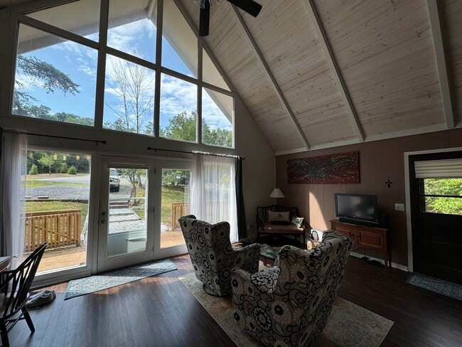 Building Photo - 122 Waterlick Ct