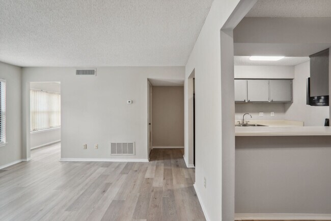 Living Area - 1813 Huntingdon Chase