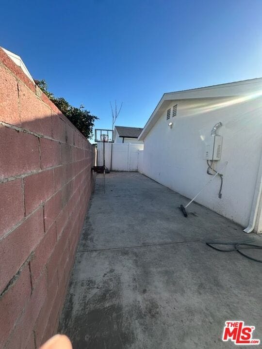 Building Photo - 7854 Ledge Ave