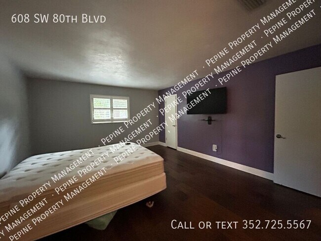 Building Photo - 608 SW 80th Blvd