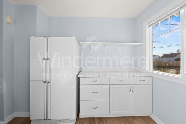 Building Photo - Welcome to this charming 1-bedroom, 1-bathroom home located in the vibrant city of Spokane, WA.