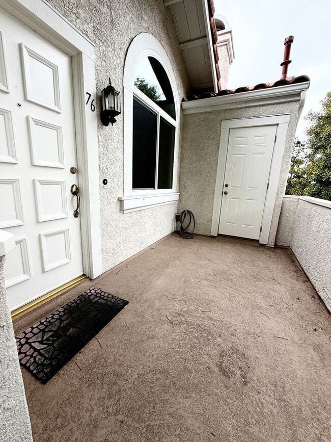 Building Photo - 76 Gavilan