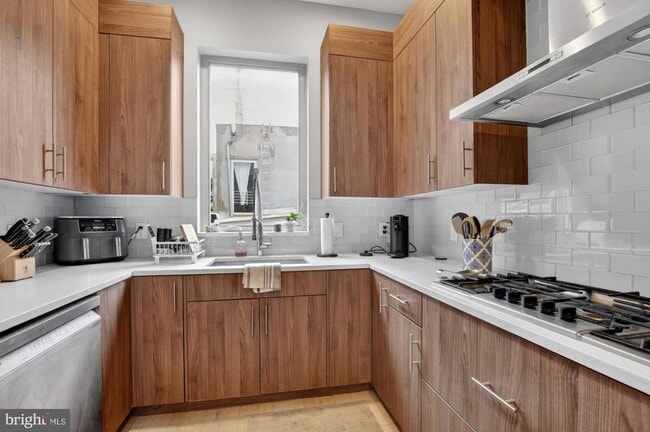 Building Photo - 151 N 2nd St