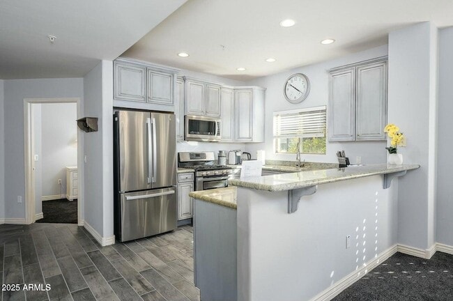 Building Photo - 5450 E Deer Valley Dr
