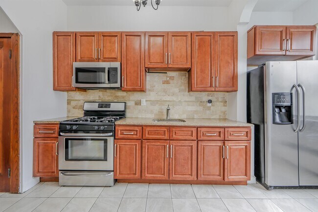 Building Photo - 212 69th St