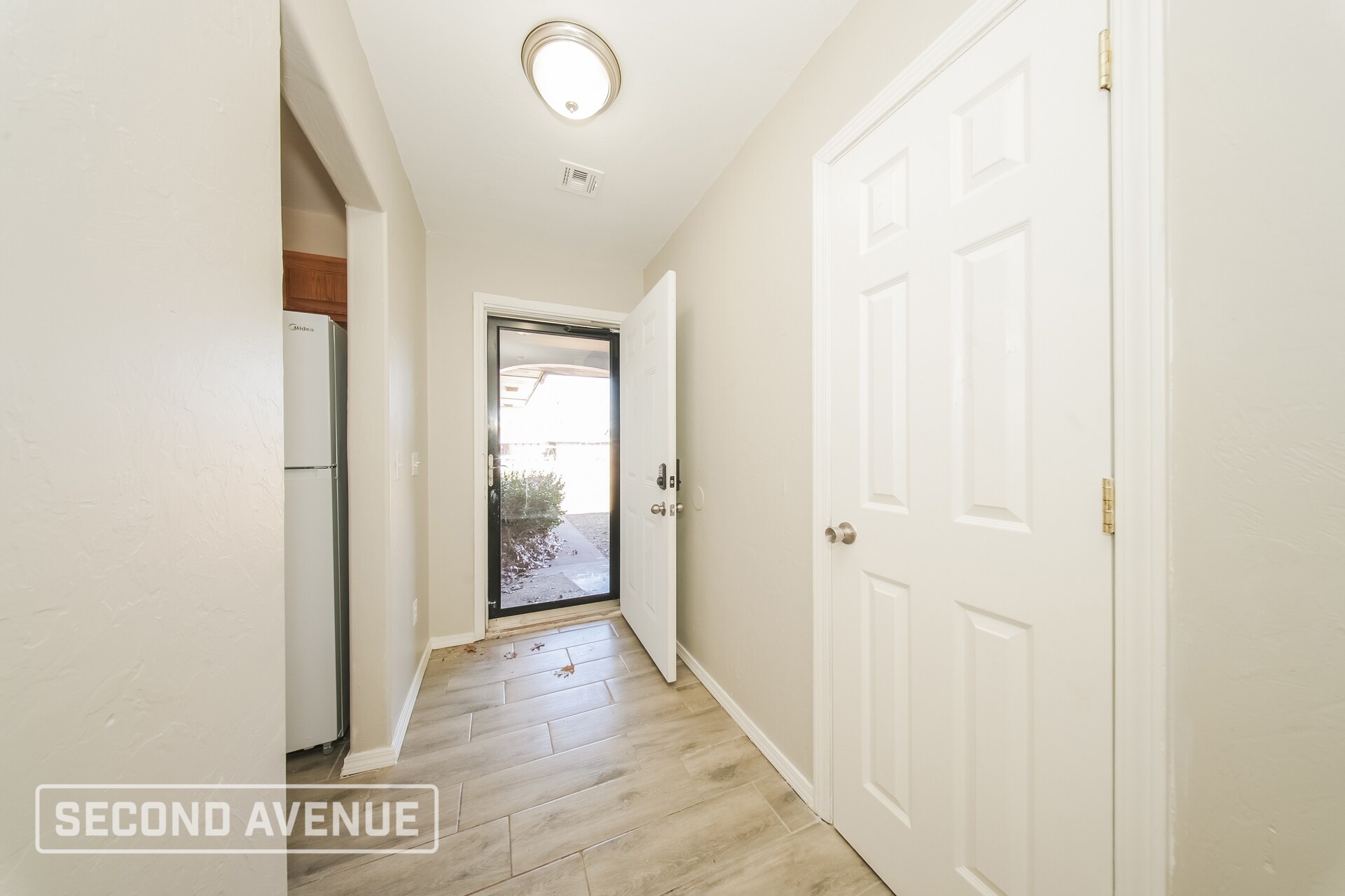 Building Photo - 3400 Overland Dr