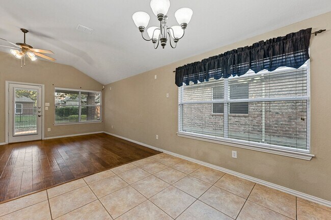 Building Photo - Stunning 3 bedroom 2 bath home in Frisco!
