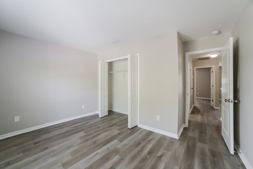 Building Photo - 9613 Laurel Ledge Dr