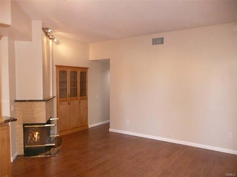Building Photo - 2630 Dunstan Dr