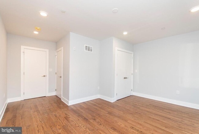 Building Photo - 814 N Uber St