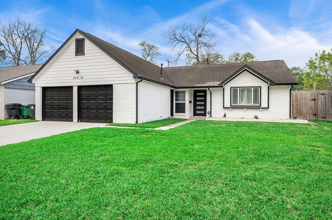 Building Photo - 10818 Hillcroft Ave