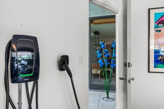 Building Photo - 59 Cornell Dr