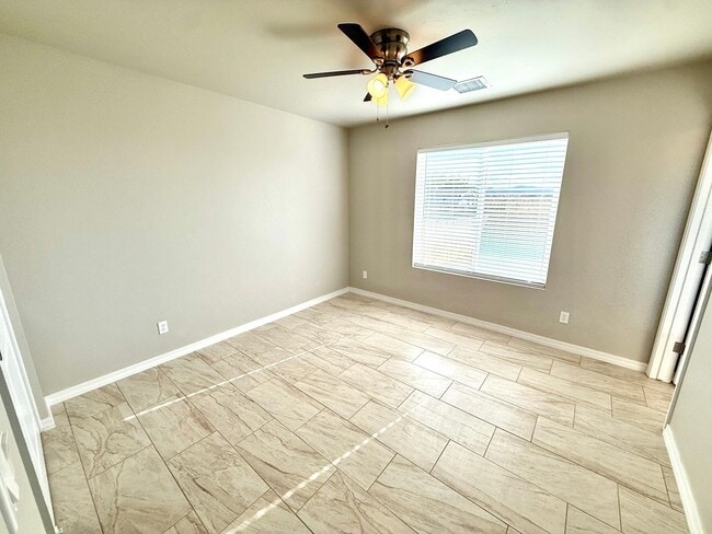 Building Photo - 2025 Built 2 Bedroom Home with Garage- Available Now!