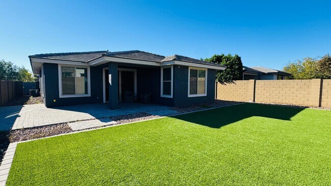 Building Photo - 14424 W Aster Dr