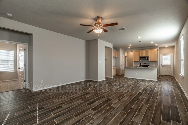 Building Photo - 275 Kinsley Wy