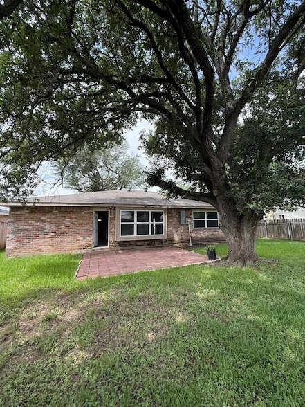 Building Photo - 10123 Kent Towne Ln