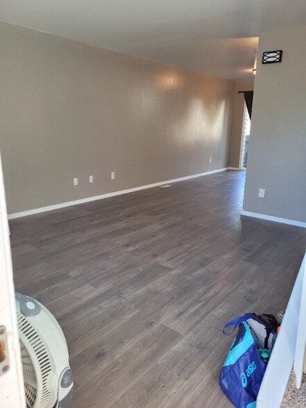 Building Photo - 609 Bennett Ave