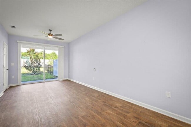 Building Photo - 85 Elmhurst Ln