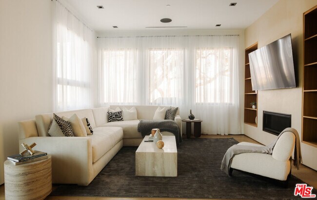 Building Photo - 13331 Mulholland Dr