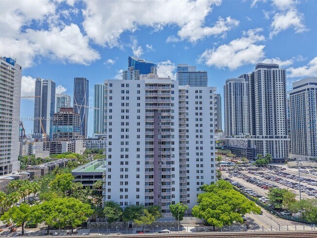 Building Photo - 850 N Miami Ave