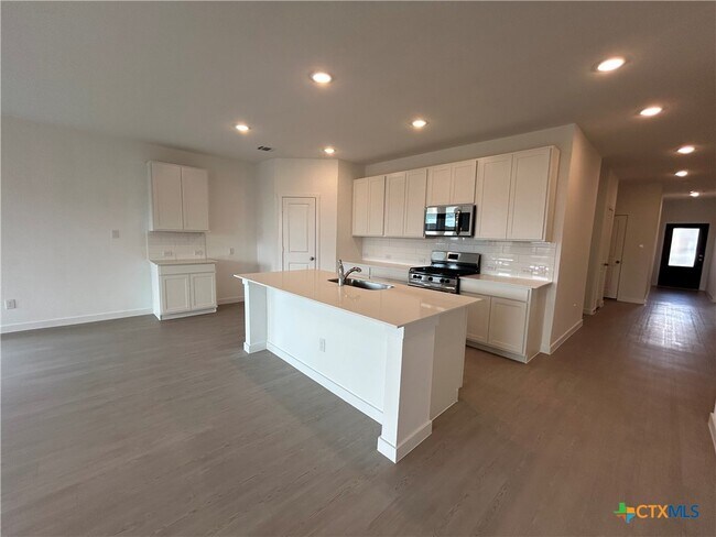 Building Photo - 728 Horsetail Ln