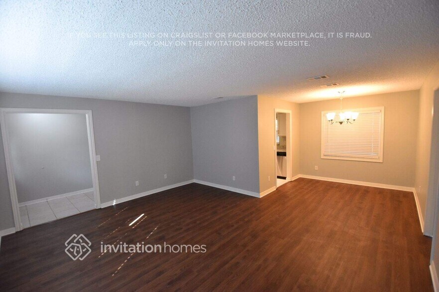 Building Photo - 1185 Village Forest Pl