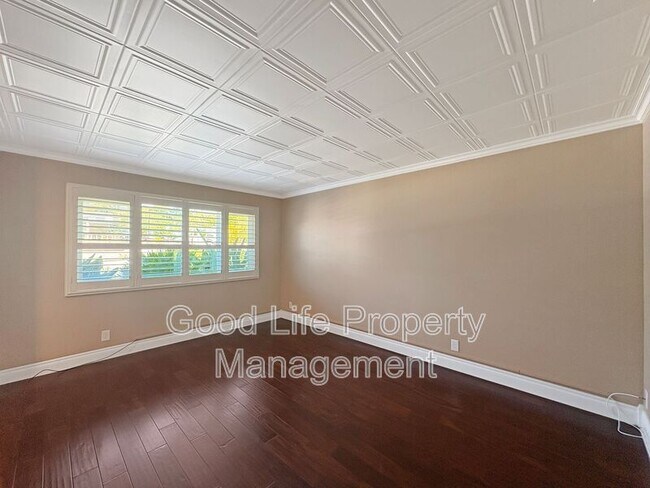 Building Photo - 1429 Esperanza Way