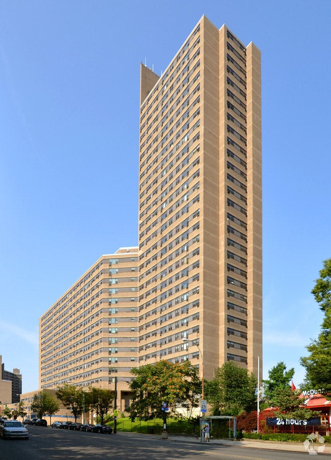 Primary Photo - Keith Plaza
