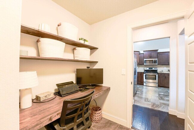 Building Photo - 967 Glass St