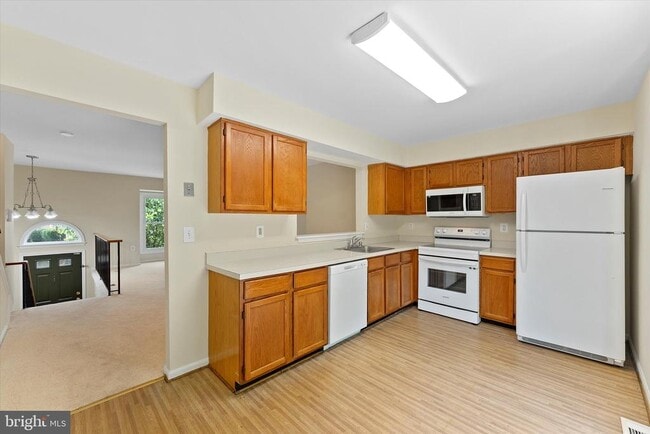 Building Photo - 7385 Emerald Dr