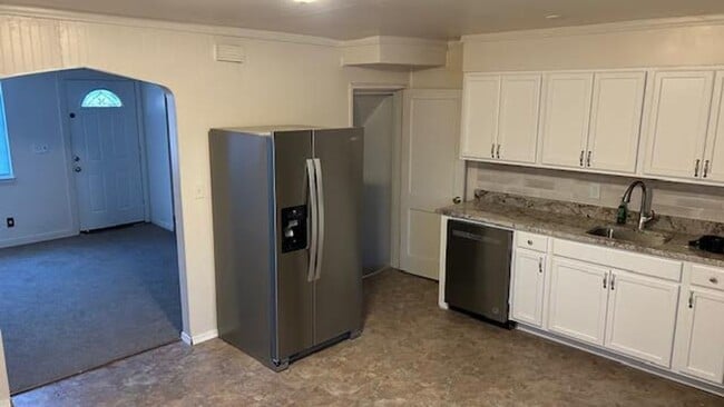 Building Photo - Renovated 2bed 2bath in Middle River