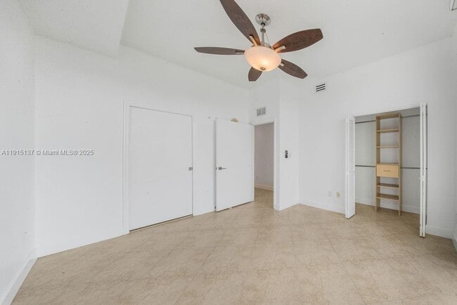 Building Photo - 2525 SW 3rd Ave