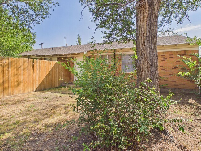 Building Photo - 3010 Westhaven Dr
