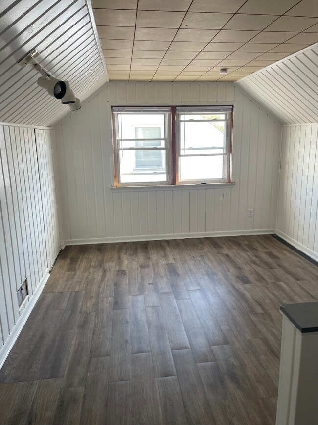 Building Photo - 13144 Orange St