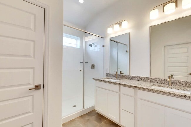 Building Photo - 133 James Rose Ln