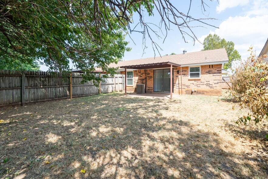 Building Photo - 8515 Wakefield Dr
