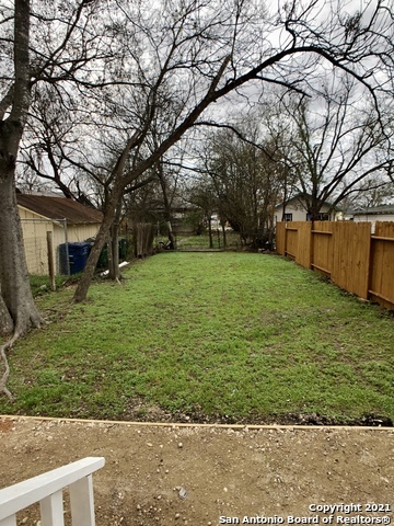 Building Photo - 411 Canton-