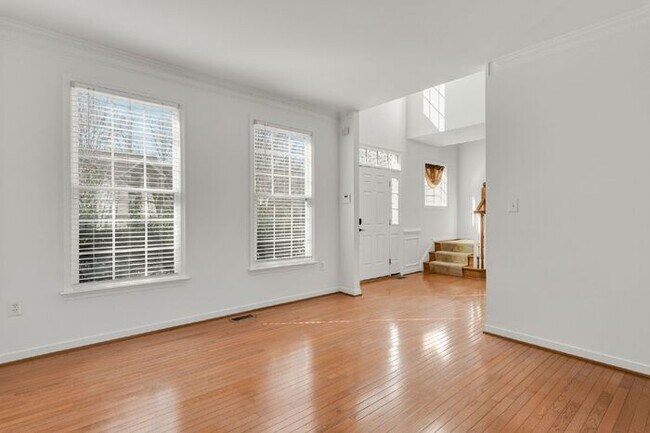 Building Photo - Spacious 5-Bedroom, 3.5-Bath Home in Midlothian – Prime Location & Community Amenities