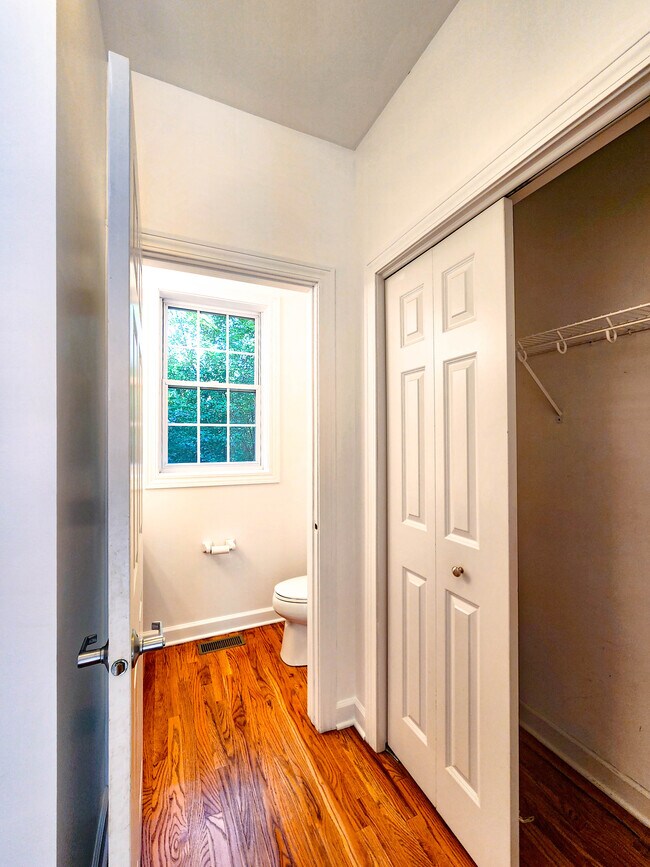 Building Photo - 1643 Church St